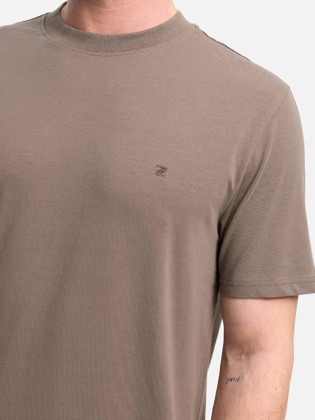 DiFlo T-Shirt Slim Fit | Med. Brown