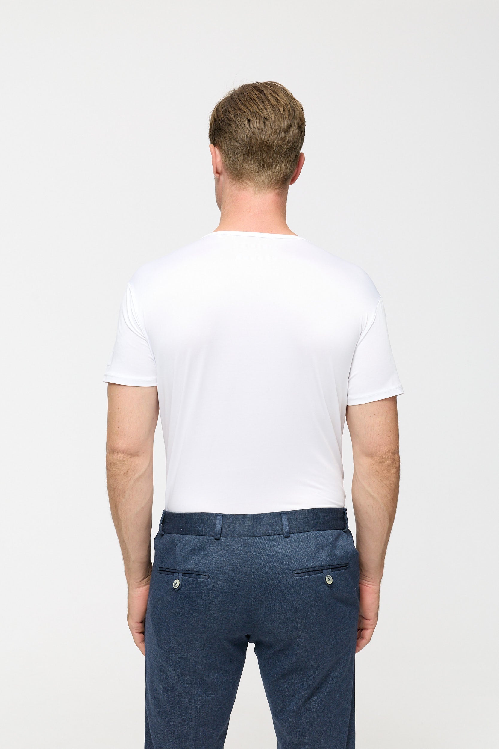 V-Neck T-Shirt AIRZHIRT DiFano 223-100 weiß