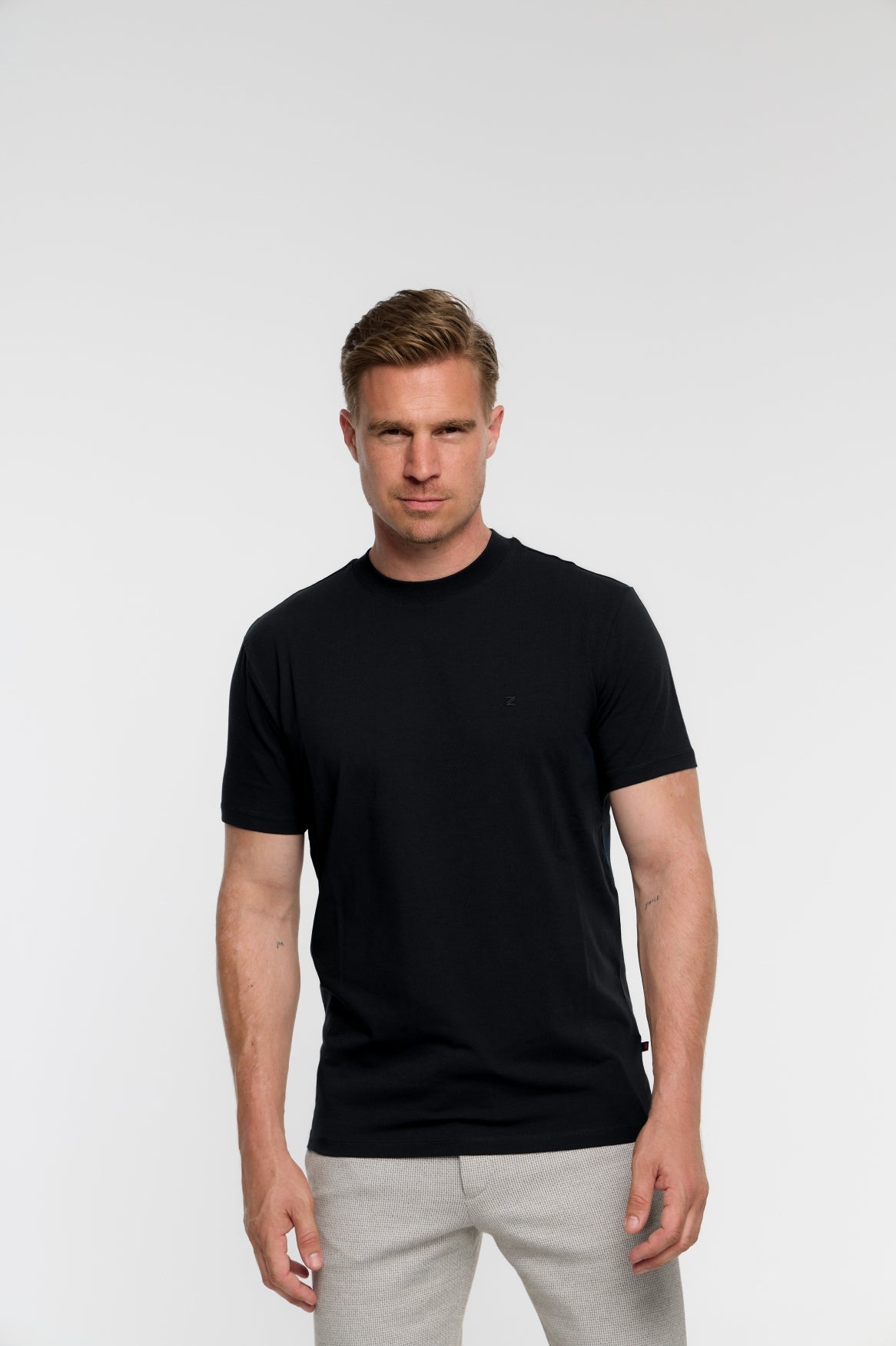 201-900 DiFlo 201-900 — Black, Vorderansicht