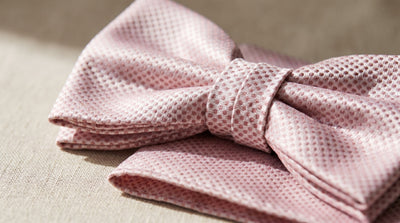 Krawatten und Accessoires im Sommer kombinieren