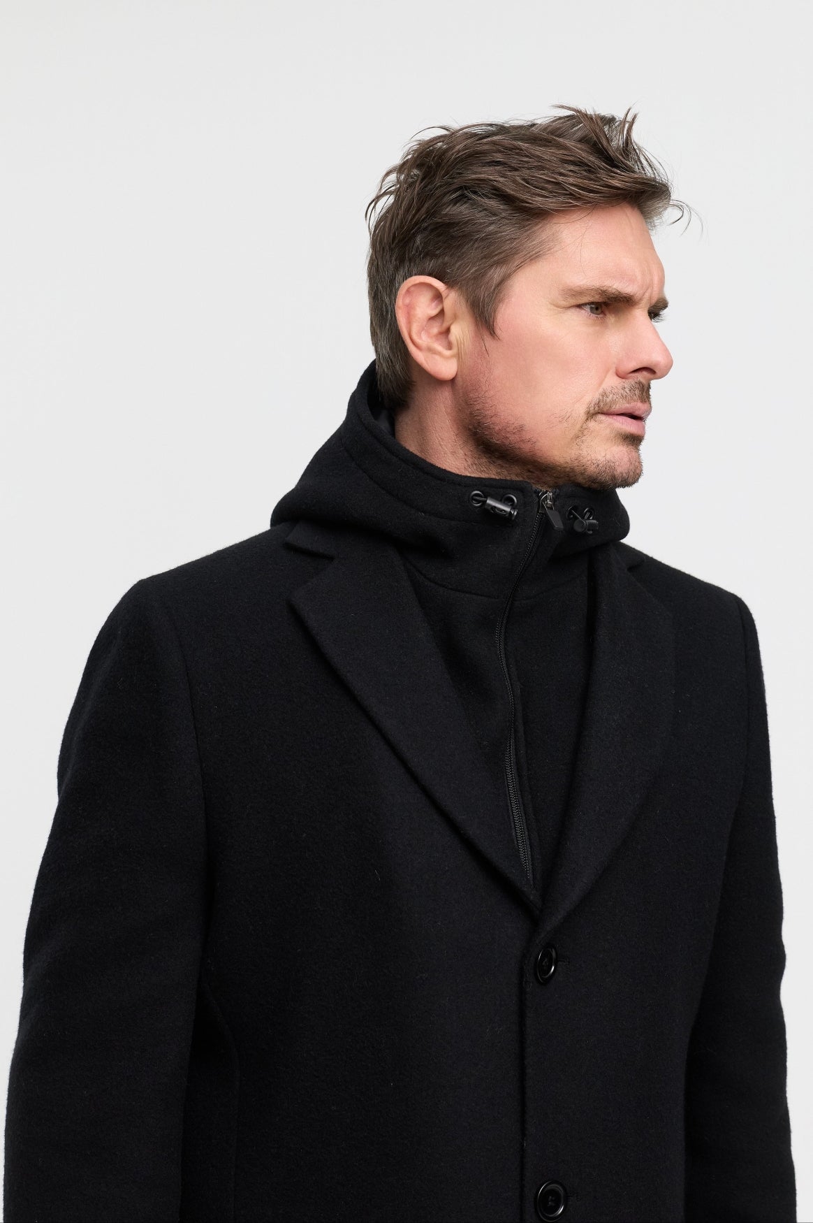 Herren Mantel DiArvid in Black, Detailansicht