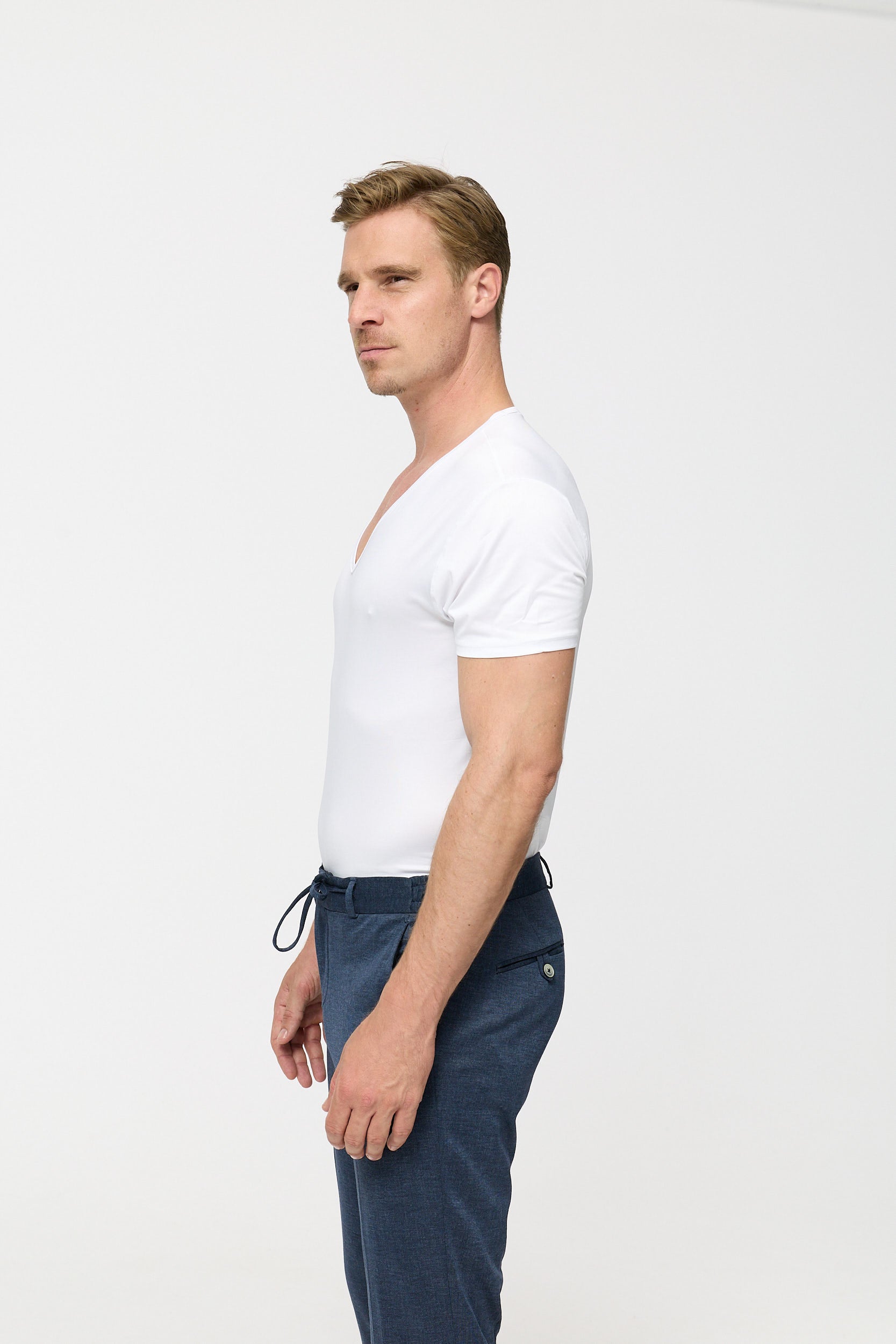 V-Neck T-Shirt AIRZHIRT DiFano 223-100 weiß