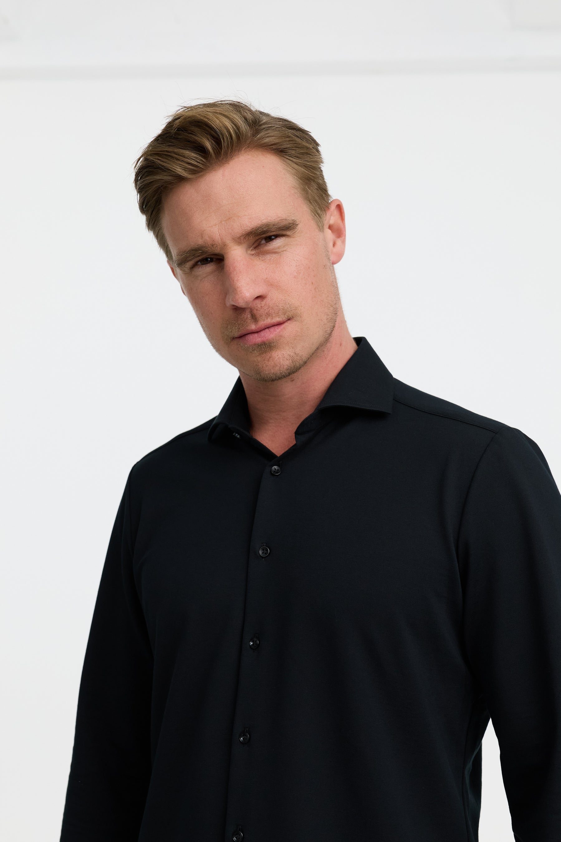 Slim Fit Shirt DiHans Black 251680-900